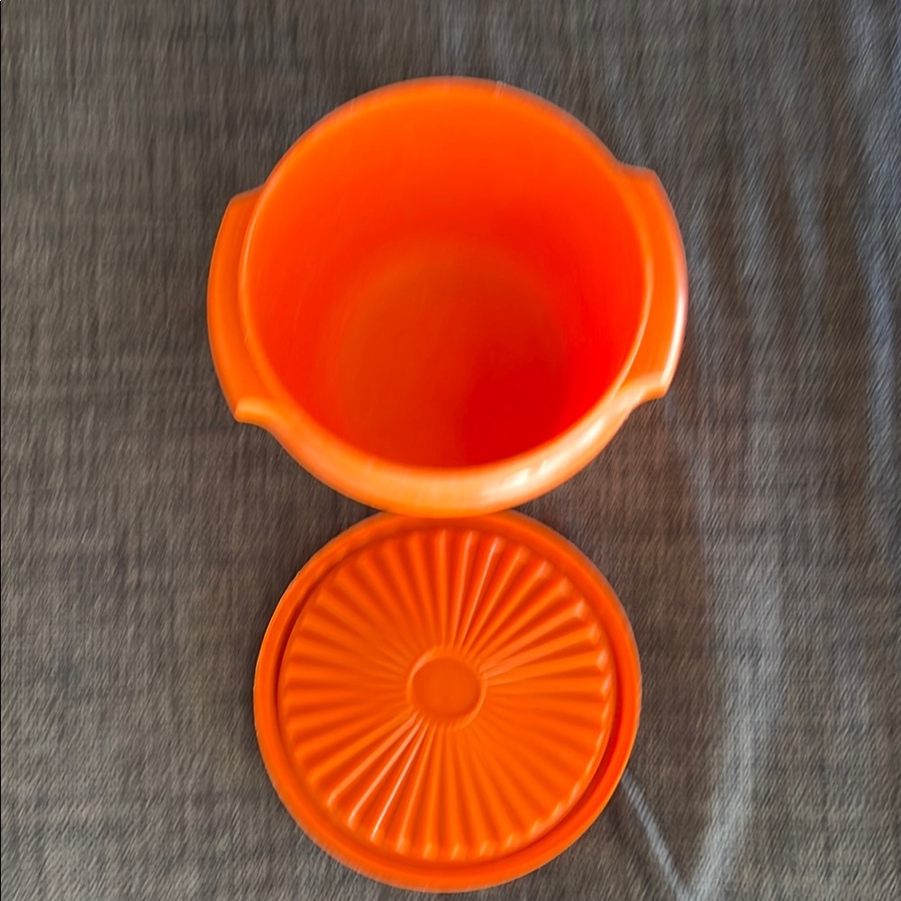Tupperware Orange Round Container Vintage - Picture 3 of 4